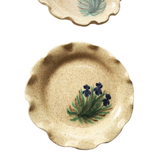 Set Of 2 Handcrafted Ceramic Scalloped Plate Pottery Flower Hand Painted - Picture 2 of 5
